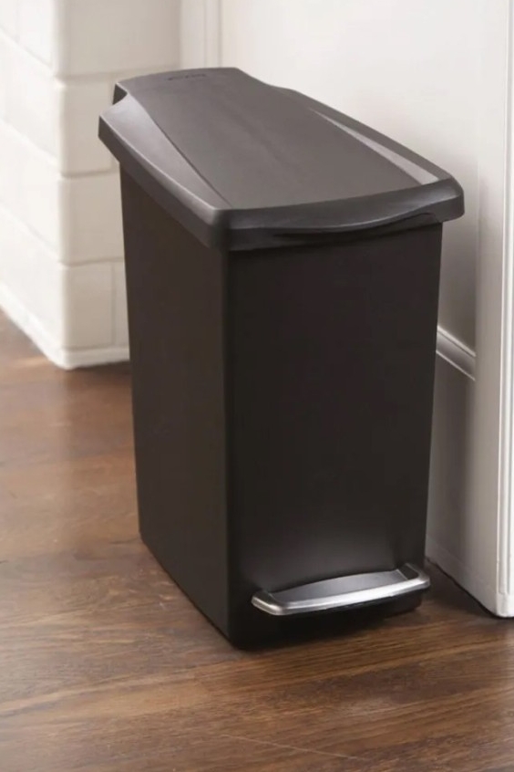 פח פלסטיק דוושה צר שחור 10 ל'